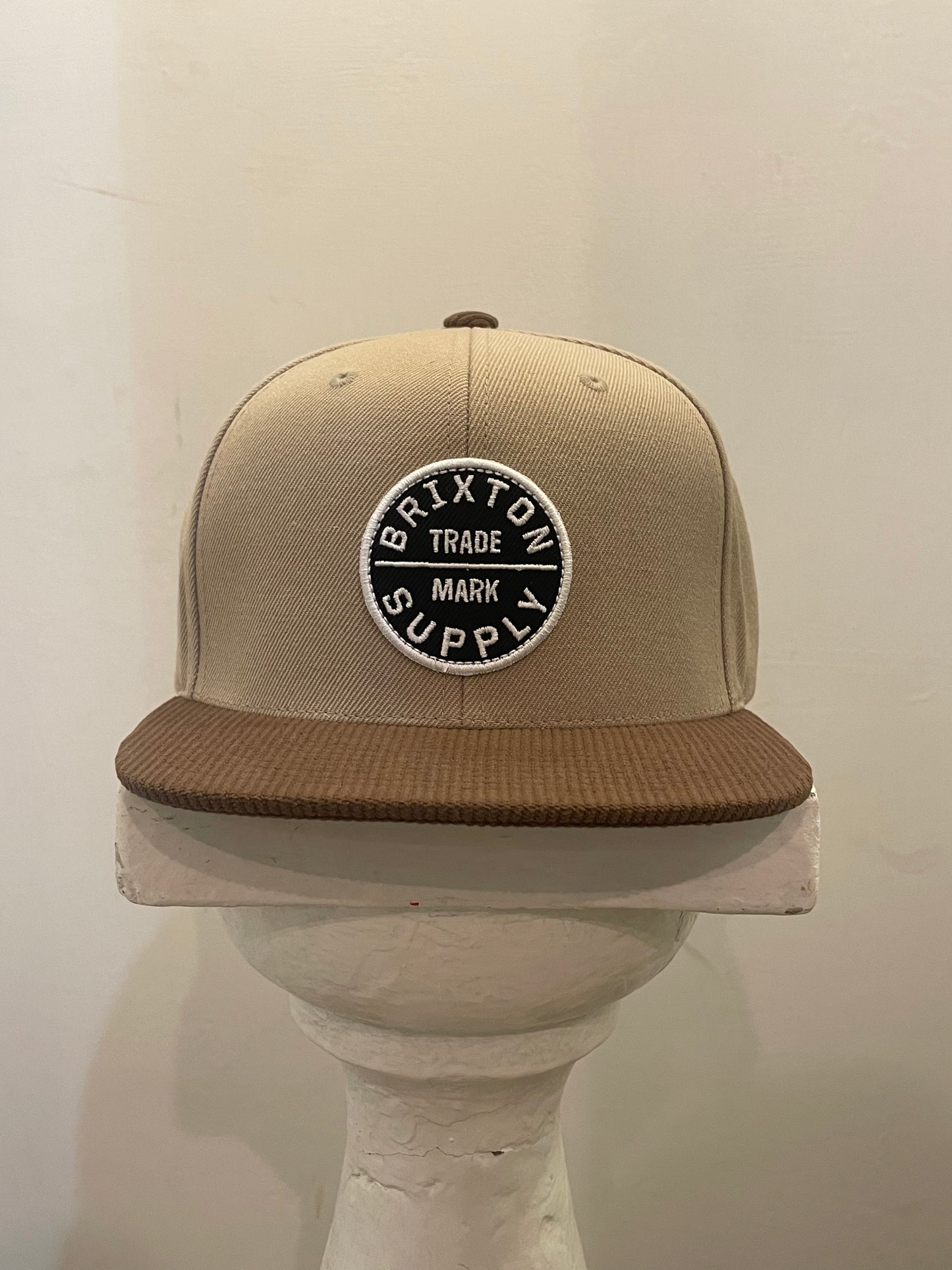 BRIXTON Cappello Con Visiera In Velvet OATH III SNAPBACK