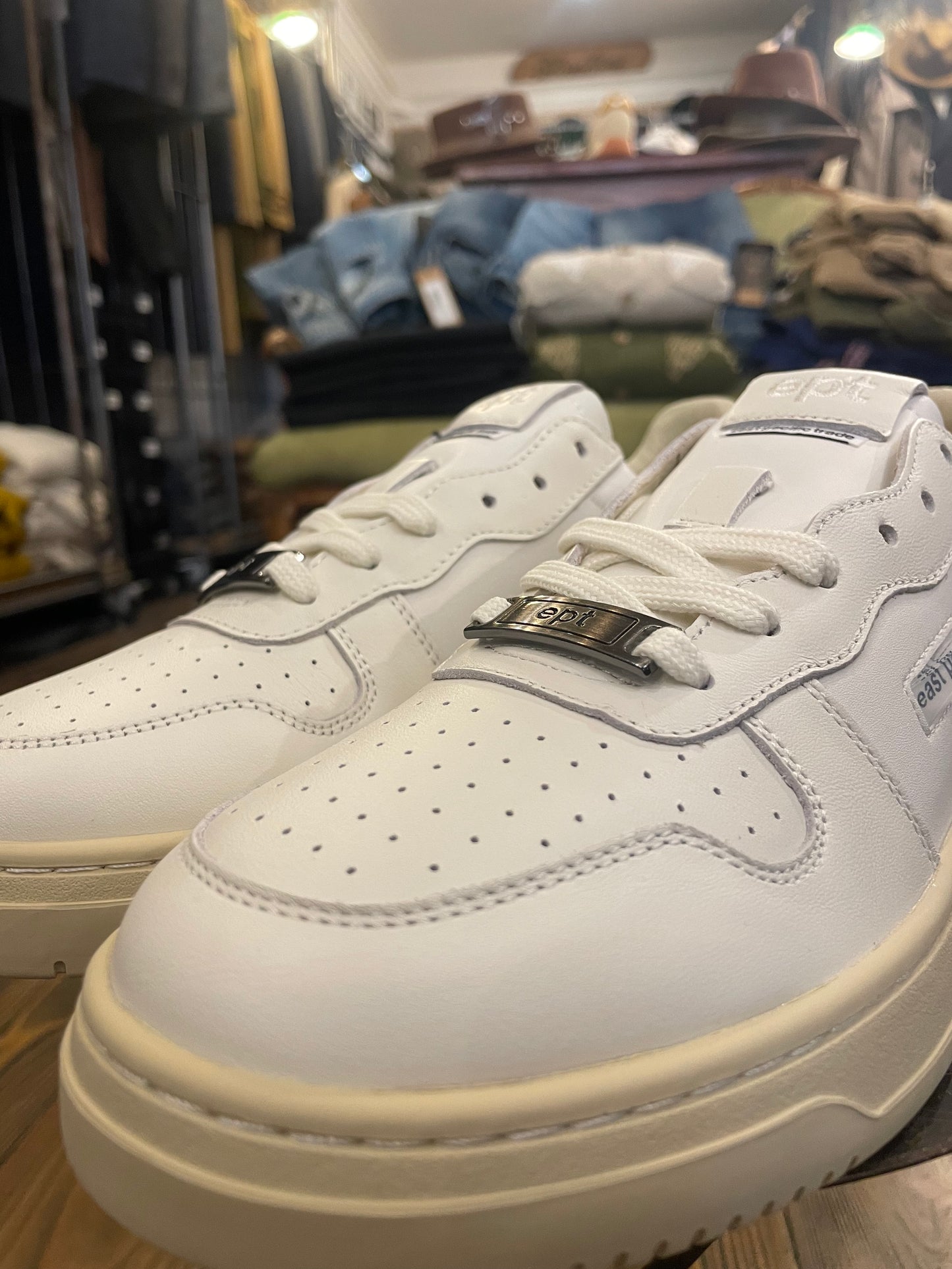 Sneakers EPT East Pacific Trade Modello Court Colore Off White/Navy