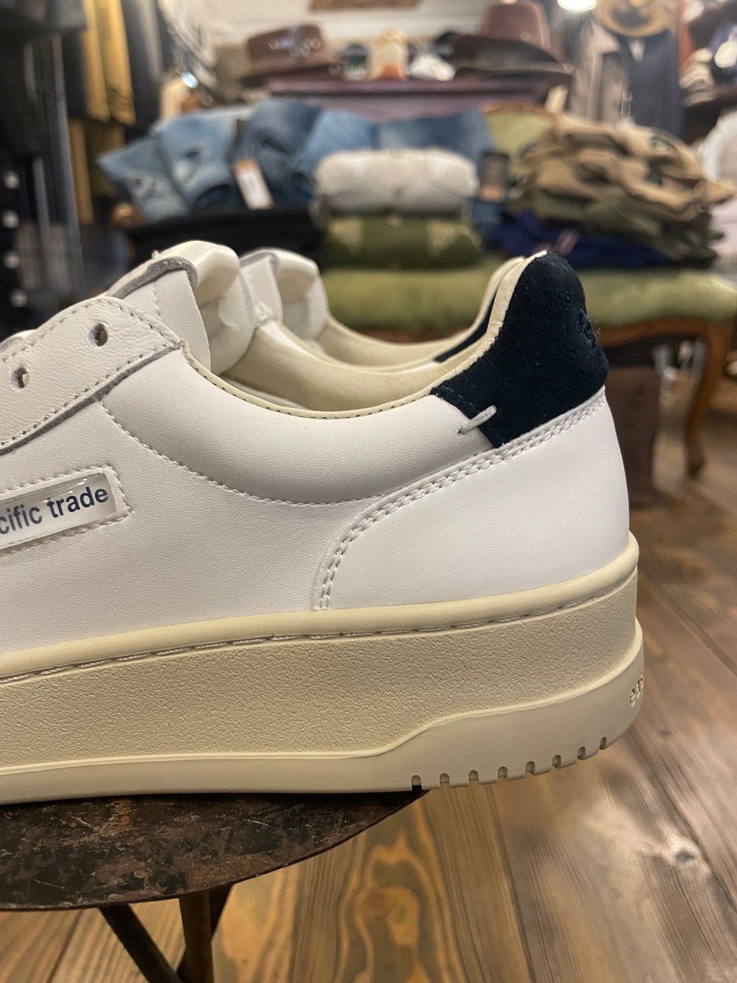 Sneakers EPT East Pacific Trade Modello Court Colore Off White/Navy