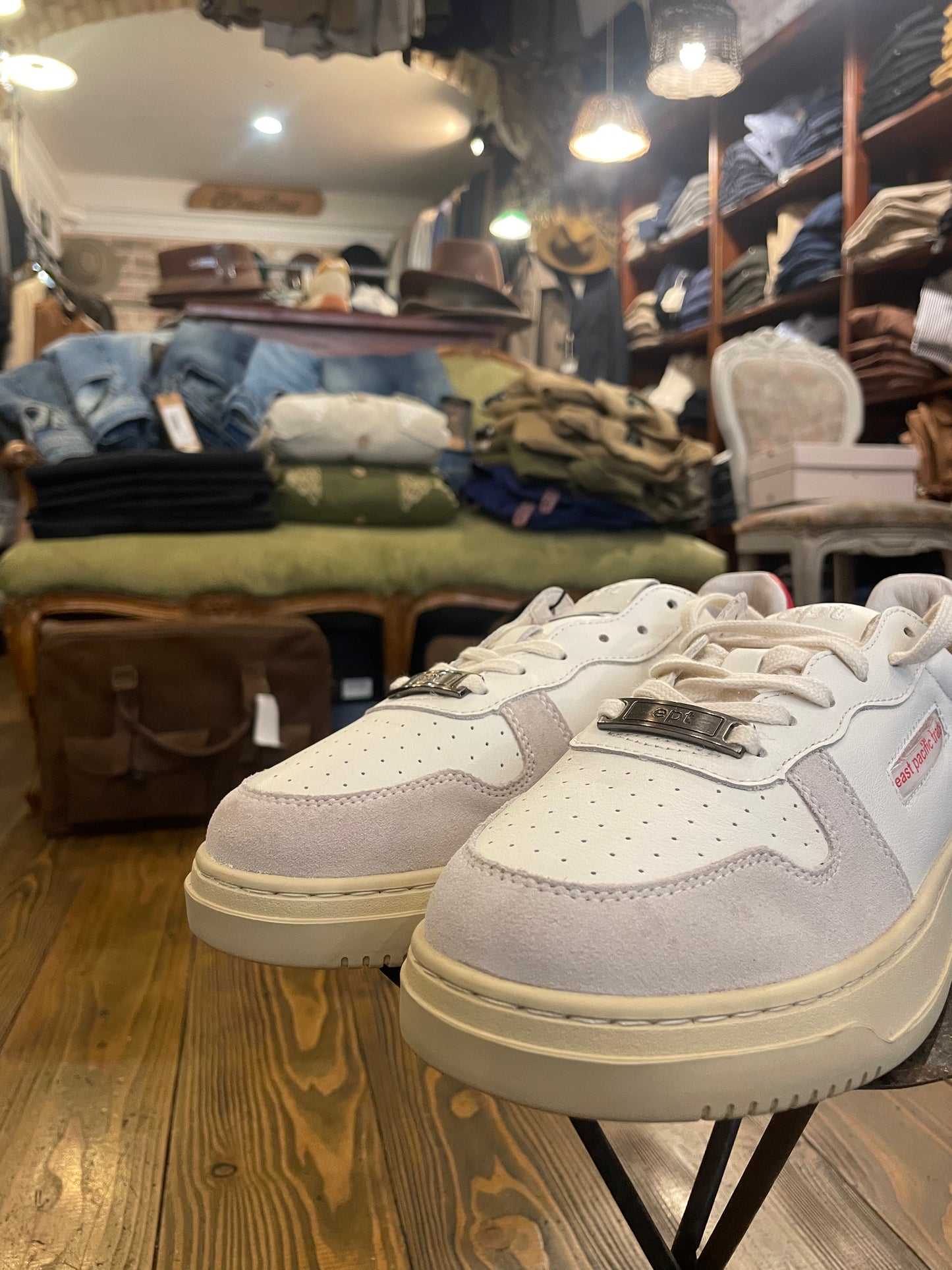 Sneakers EPT East Pacific Trade Modello Court Colore Off White/Red