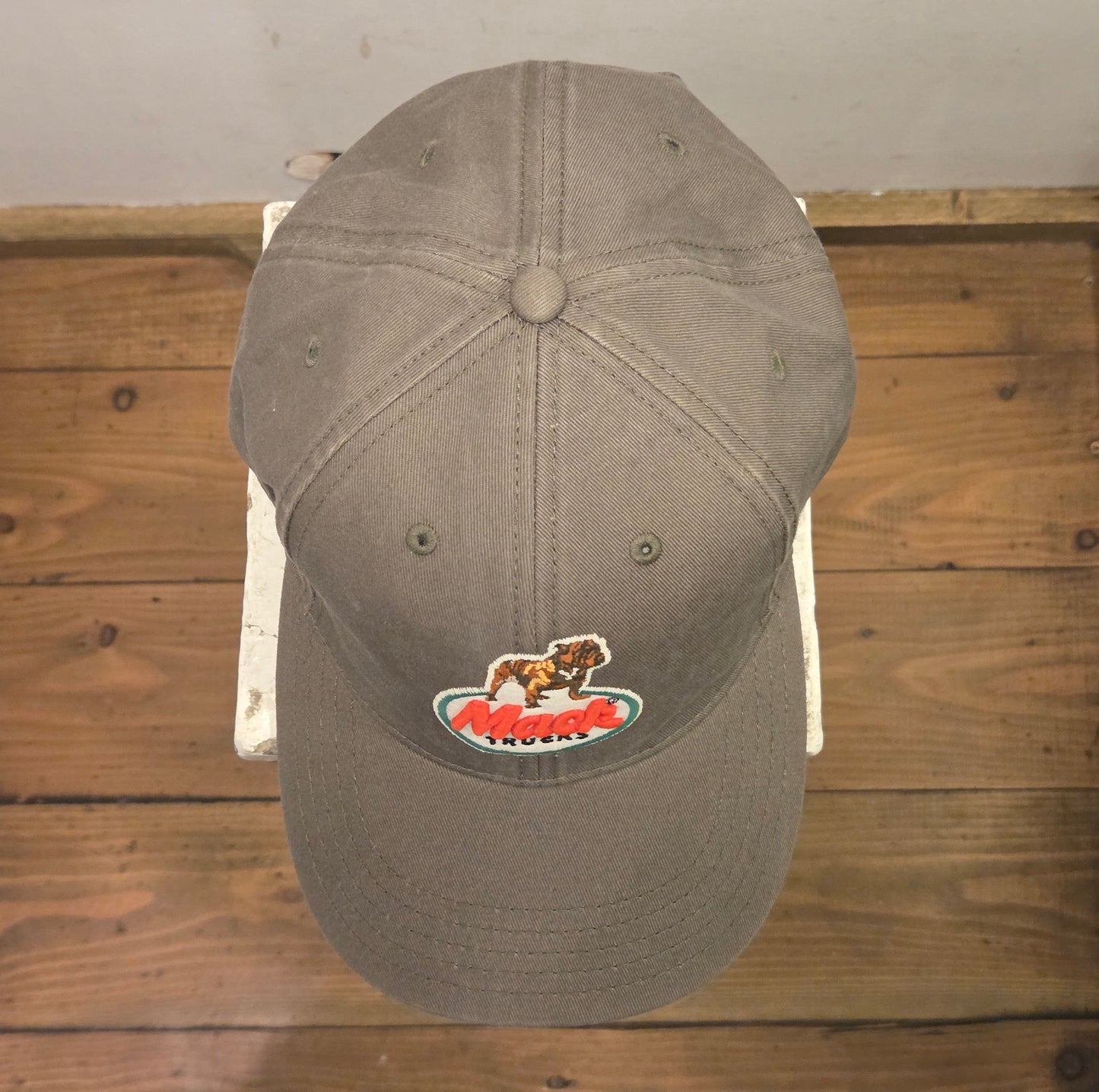 CAPPELLO AMERICAN NEEDLE MACK TRUCK HEPCAT AN ADJ COLOR OLIVE