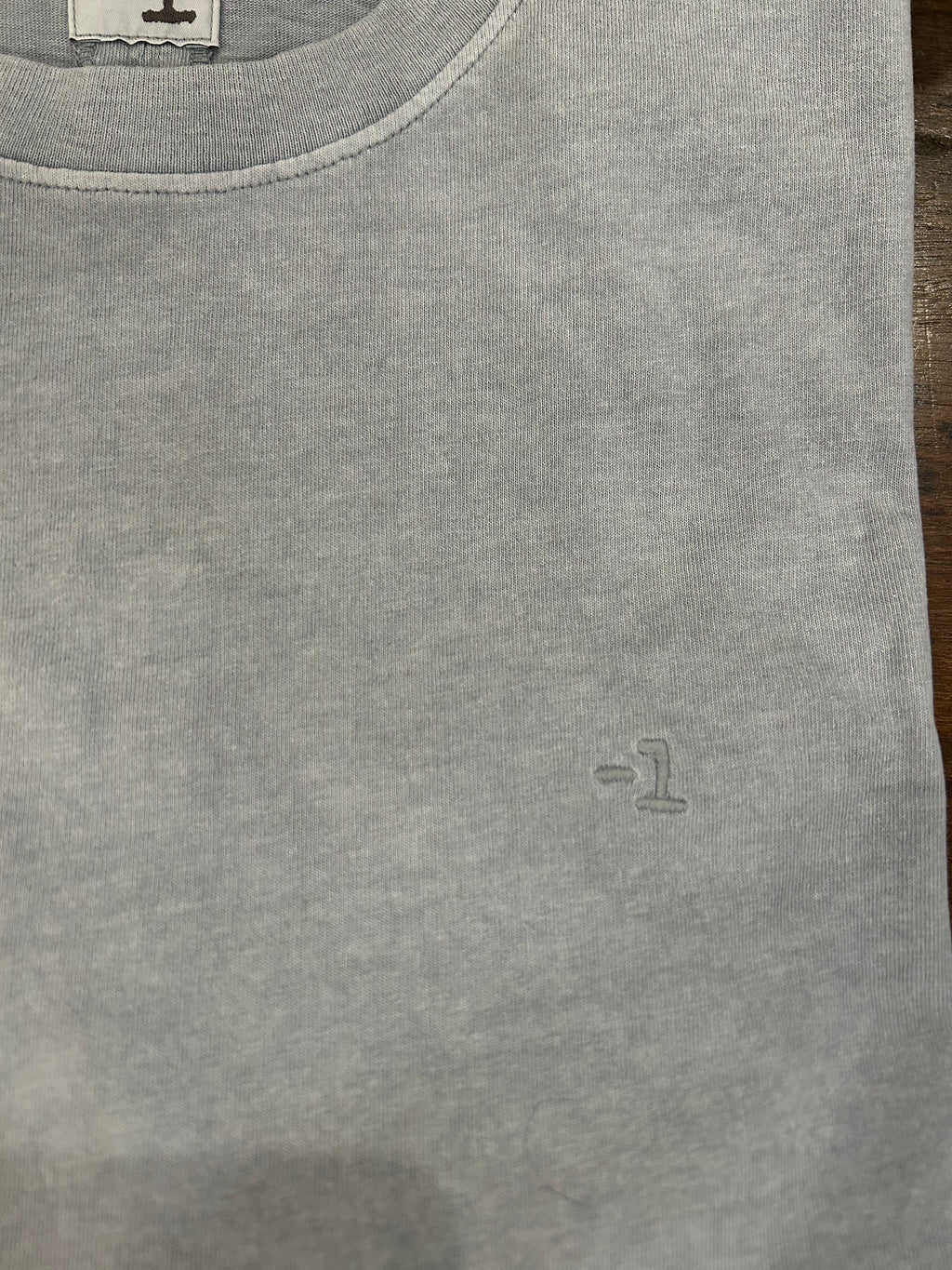 MINUS ONE T-SHIRT 100% COTONE COLORE SKY BLUE MANICA CORTA COTONE TRATTATO CON EFFETTO INVECCHIATO
