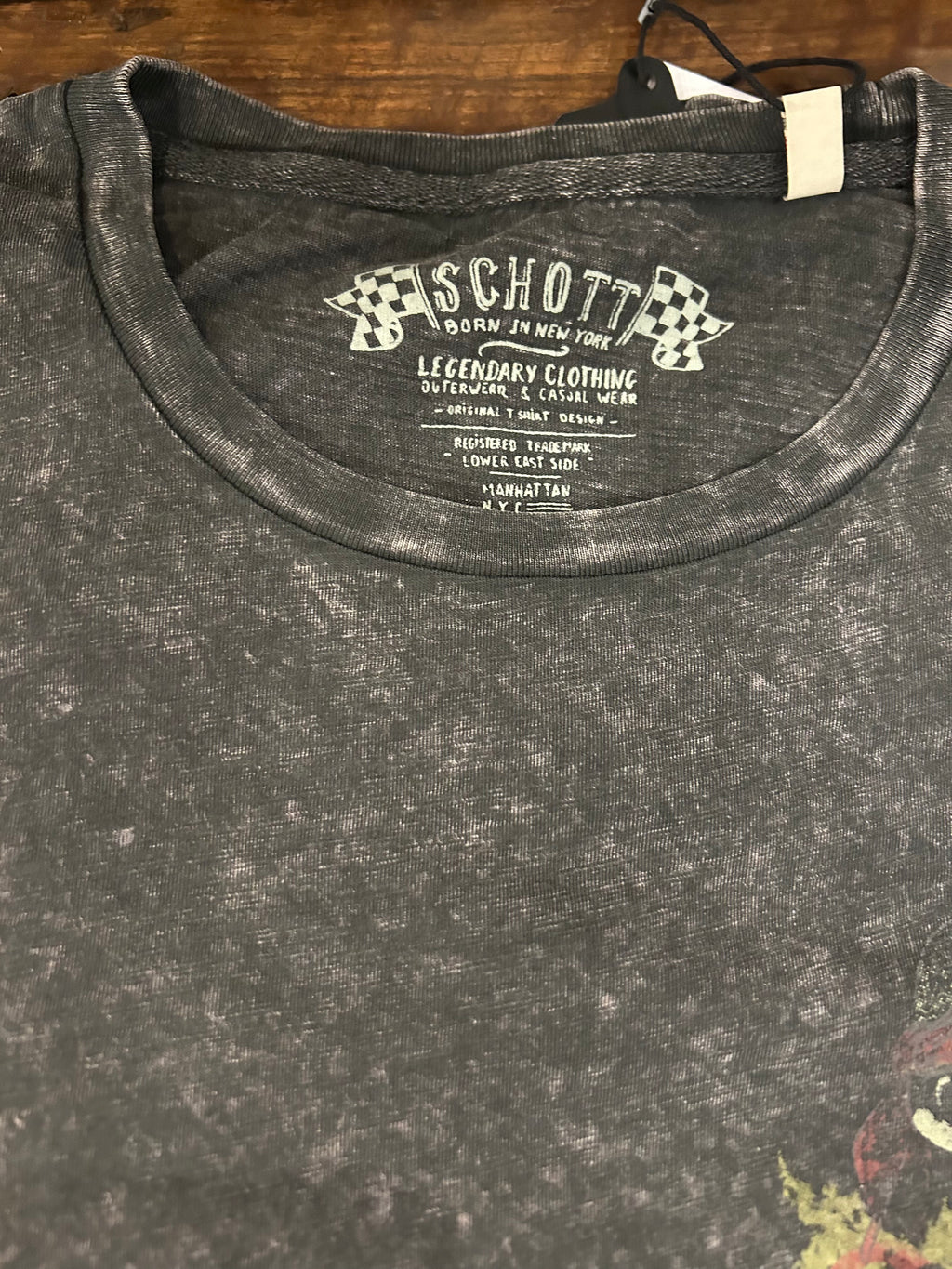 SCHOTT T-SHIRT COLORE WASHED BLACK VESTIBILITA’ REGOLARE 100% COTONE