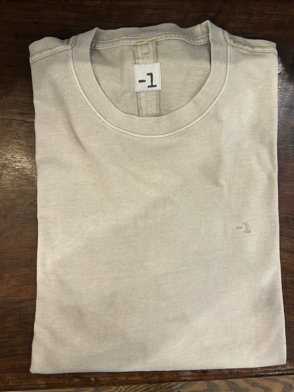 MINUS ONE T-SHIRT 100% COTONE COLORE BEIGE MANICA CORTA COTONE TRATTATO CON EFFETTO INVECCHIATO