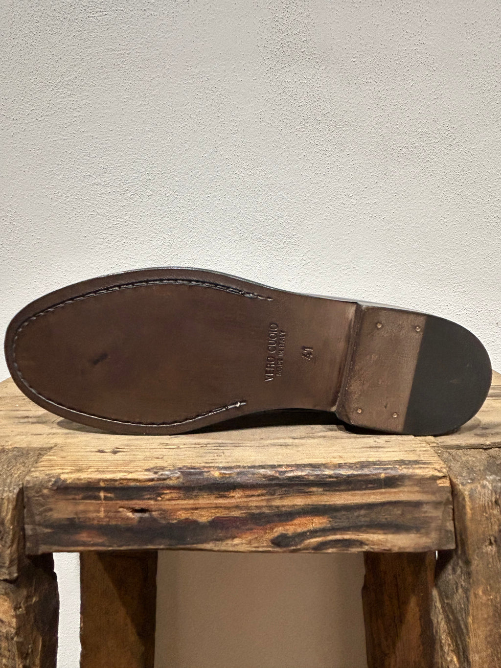 MOCASSINO KEBO CON NAPPINE ABRASIVATO BORDEAUX FONDO CUOIO