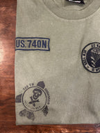 SCHOTT T-SHIRT COLORE VERDE MILITARE CON PATCH VESTIBILITA’ REGOLARE 100% COTONE