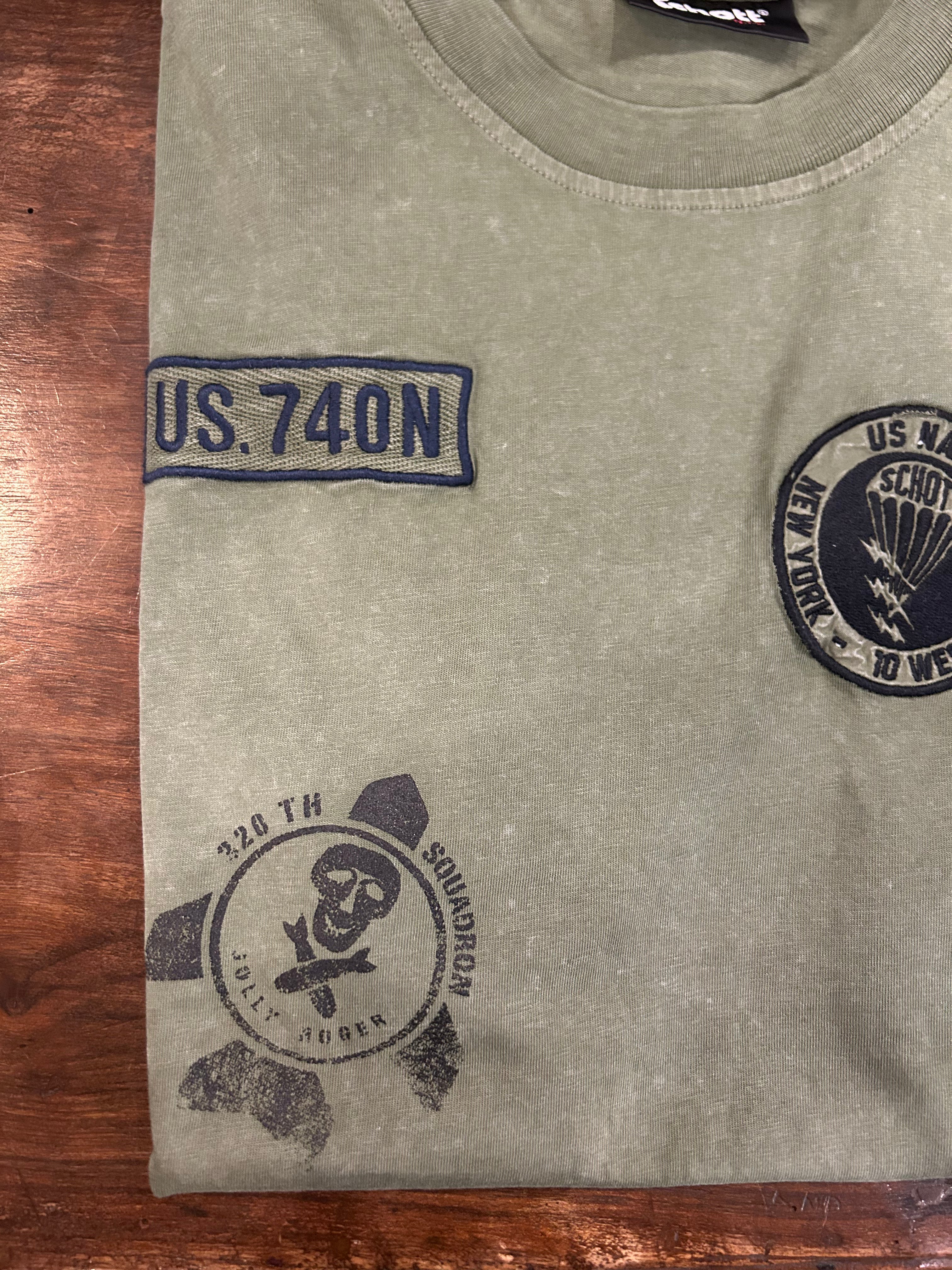 SCHOTT T-SHIRT COLORE VERDE MILITARE CON PATCH VESTIBILITA’ REGOLARE 100% COTONE