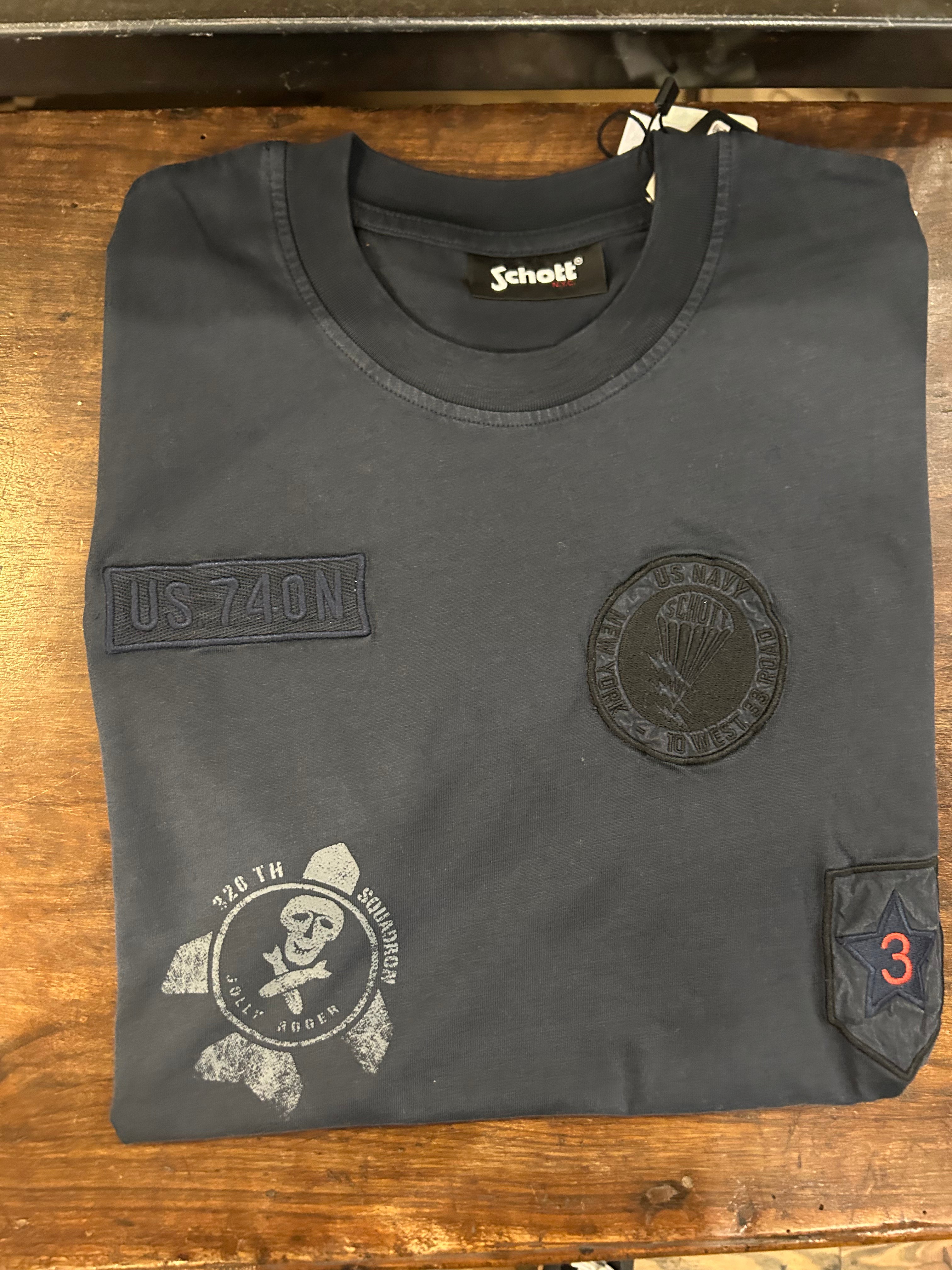 SCHOTT T-SHIRT COLORE NAVY CON PATCH VESTIBILITA’ REGOLARE 100% COTONE