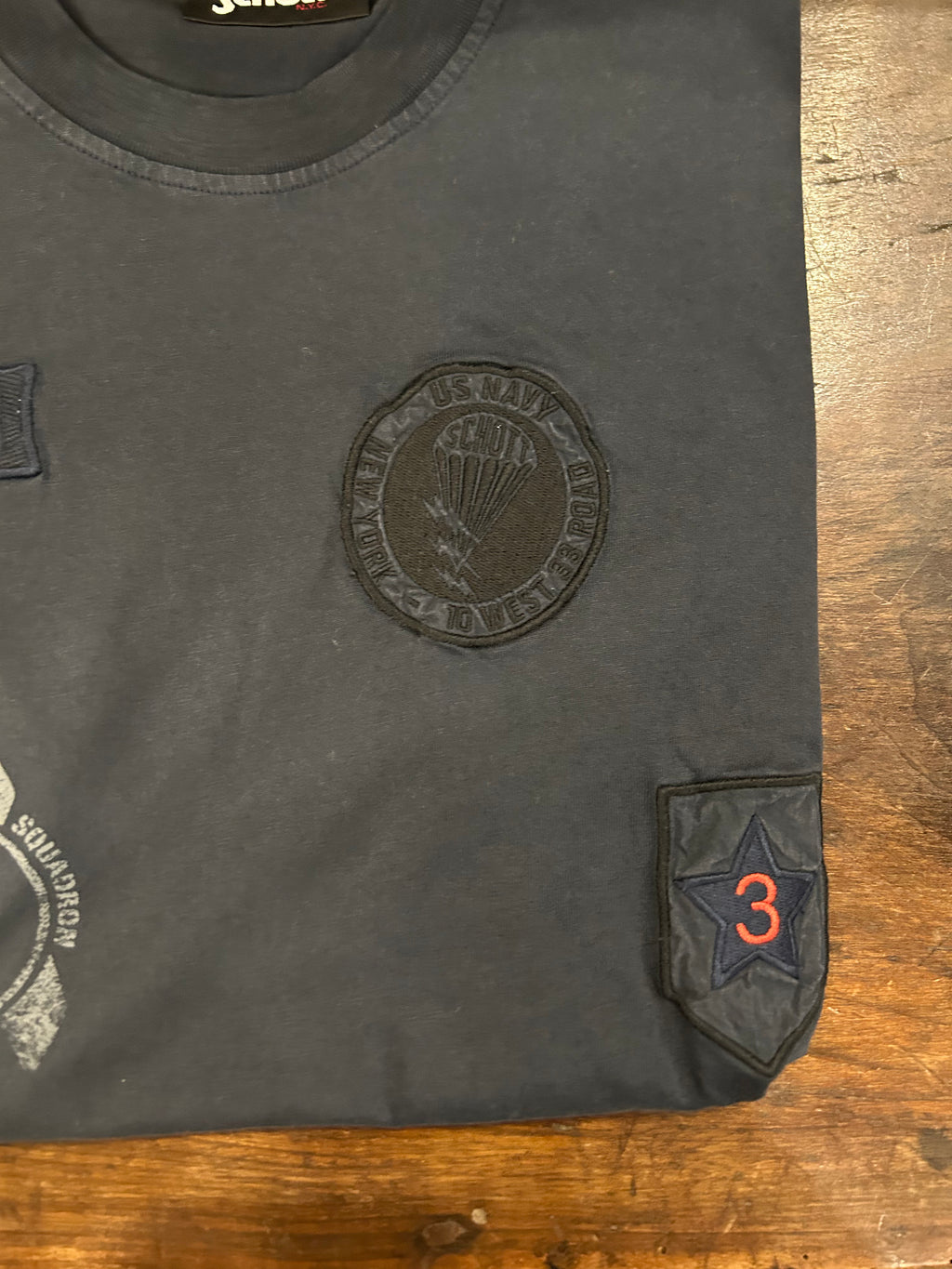 SCHOTT T-SHIRT COLORE NAVY CON PATCH VESTIBILITA’ REGOLARE 100% COTONE