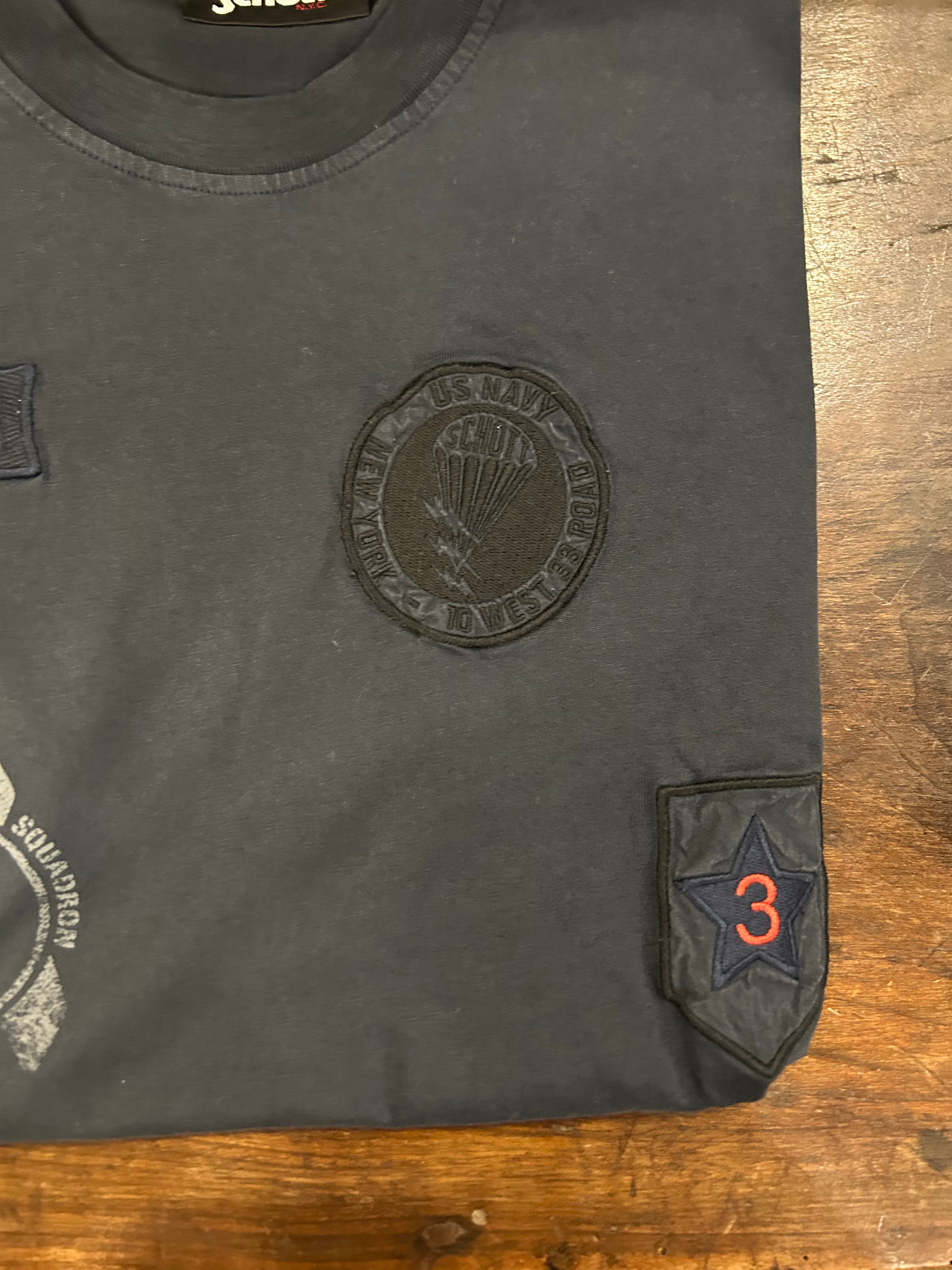 SCHOTT T-SHIRT COLORE NAVY CON PATCH VESTIBILITA’ REGOLARE 100% COTONE