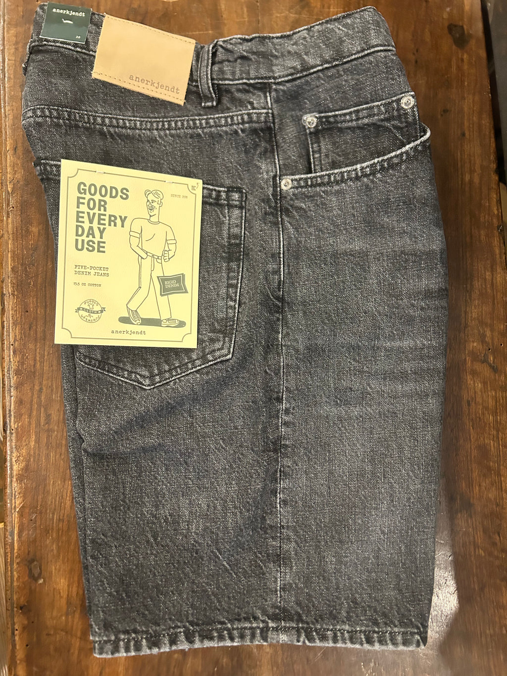 ANERKJENDT BERMUDA BLACK DENIM