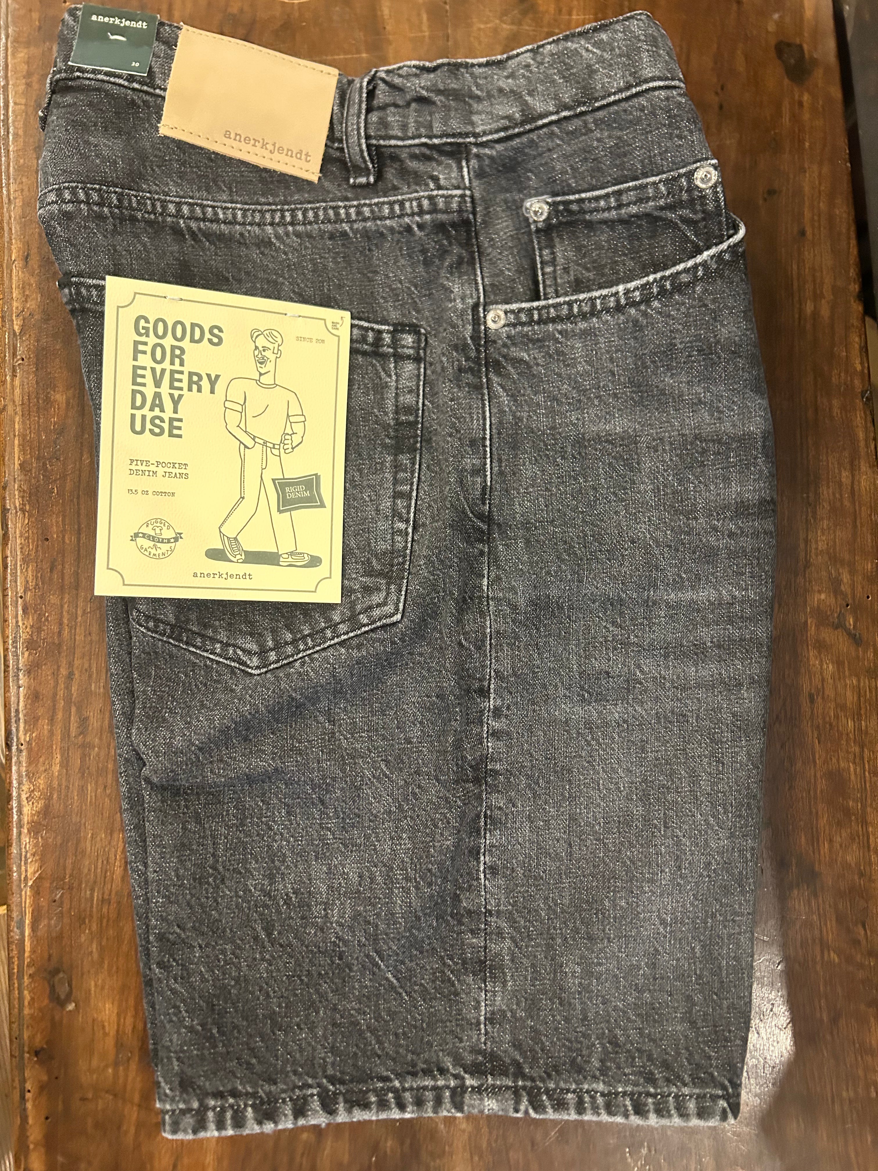 ANERKJENDT BERMUDA BLACK DENIM