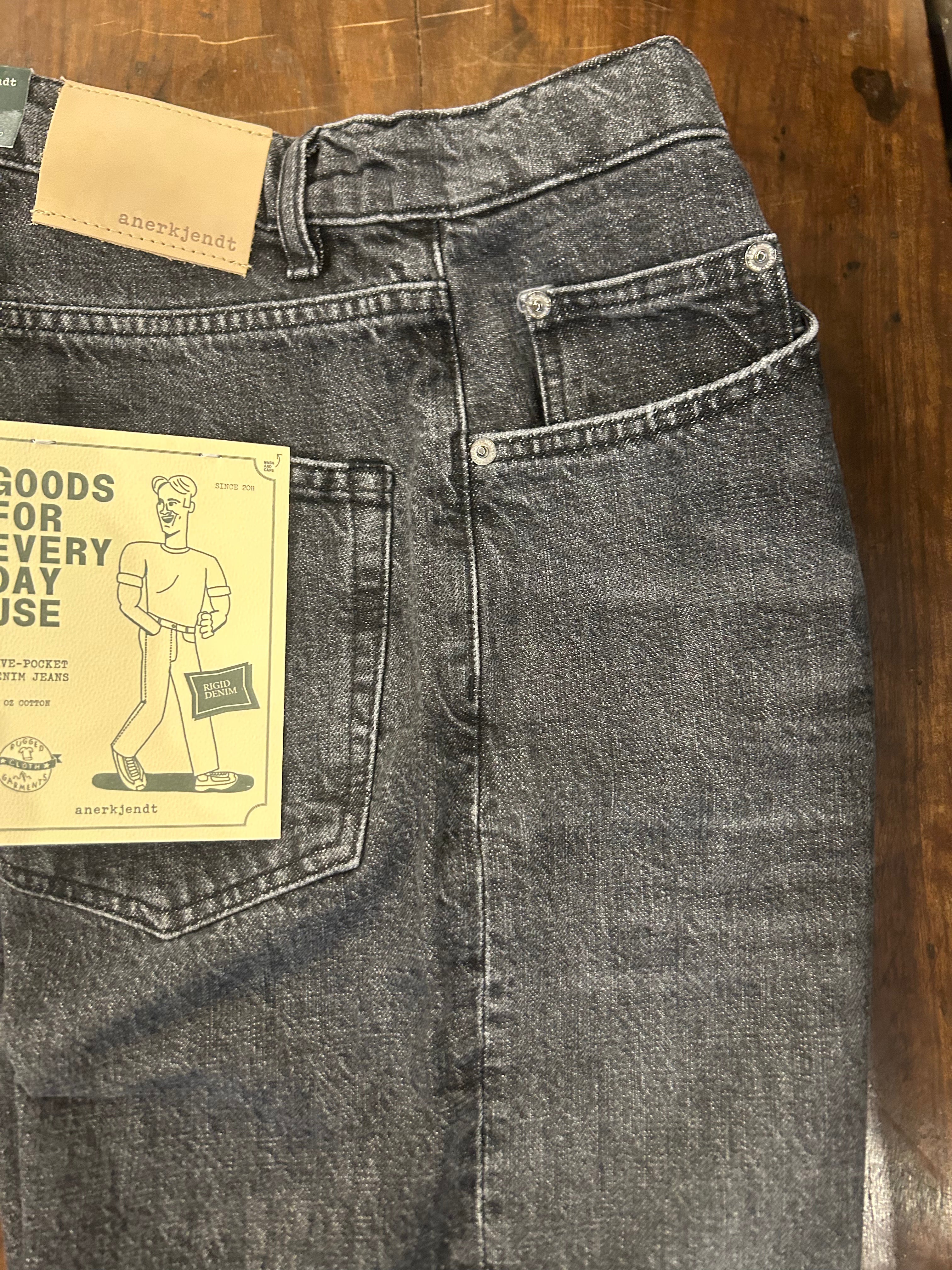 ANERKJENDT BERMUDA BLACK DENIM