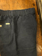 ANERKJENDT BERMUDA COLORE NAVY IN SEERSUCKER VESTIBILITA’ COMODA CON ELASTICO E LACCI IN VITA