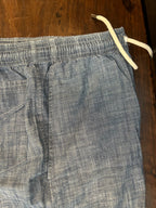 IN THE BOX BERMUDA IN CHAMBRAY SCURO CON COULISSE IN VITA 100% MADE IN ITALY CON TASCHE LATERALI E TASCA DIETRO CON RICAMO