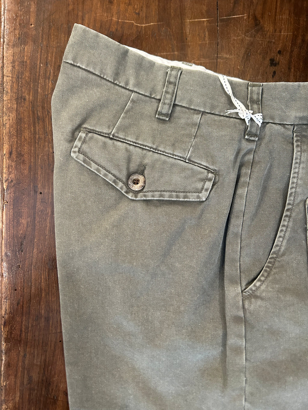 PERFECTION BERMUDA CARGO VERDE MILITARE MODERN FIT 100% COTONE ALGODON CON TASCA LATERALE ED UNA FRONTALE MADE IN ITALY