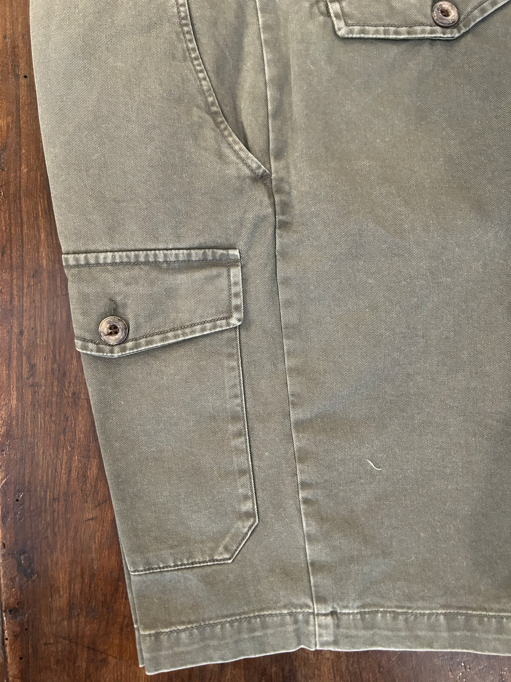 PERFECTION BERMUDA CARGO VERDE MILITARE MODERN FIT 100% COTONE ALGODON CON TASCA LATERALE ED UNA FRONTALE MADE IN ITALY