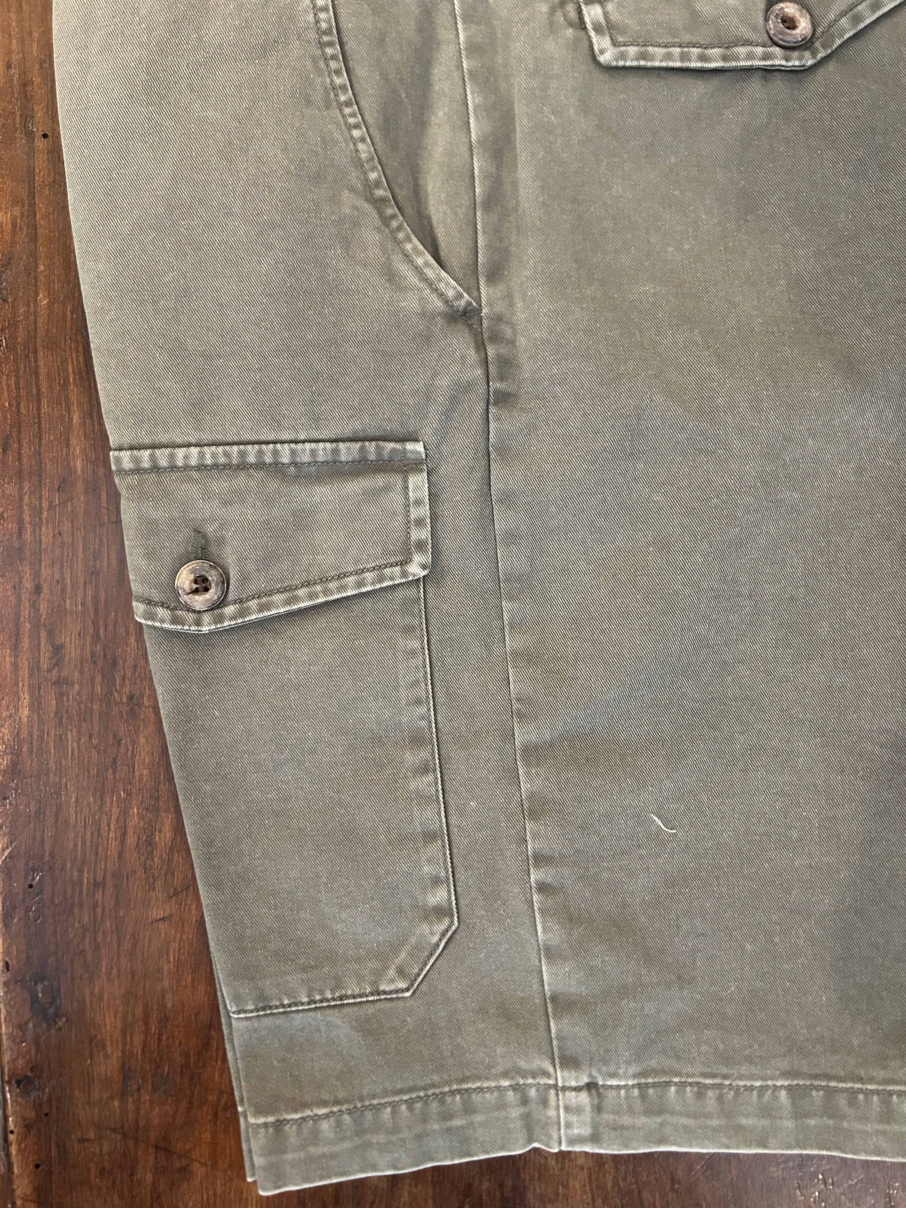 PERFECTION BERMUDA CARGO VERDE MILITARE MODERN FIT 100% COTONE ALGODON CON TASCA LATERALE ED UNA FRONTALE MADE IN ITALY