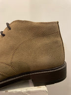 AG TREND Stringata middle in camoscio con fondo in gomma SH36