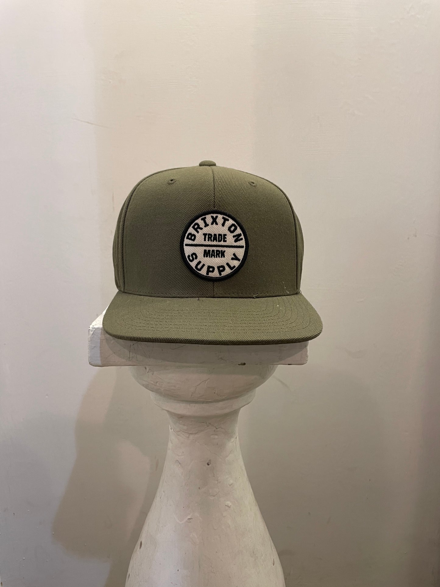 BRIXTON Cappello Con Visiera OATH III SNAPBACK Olive