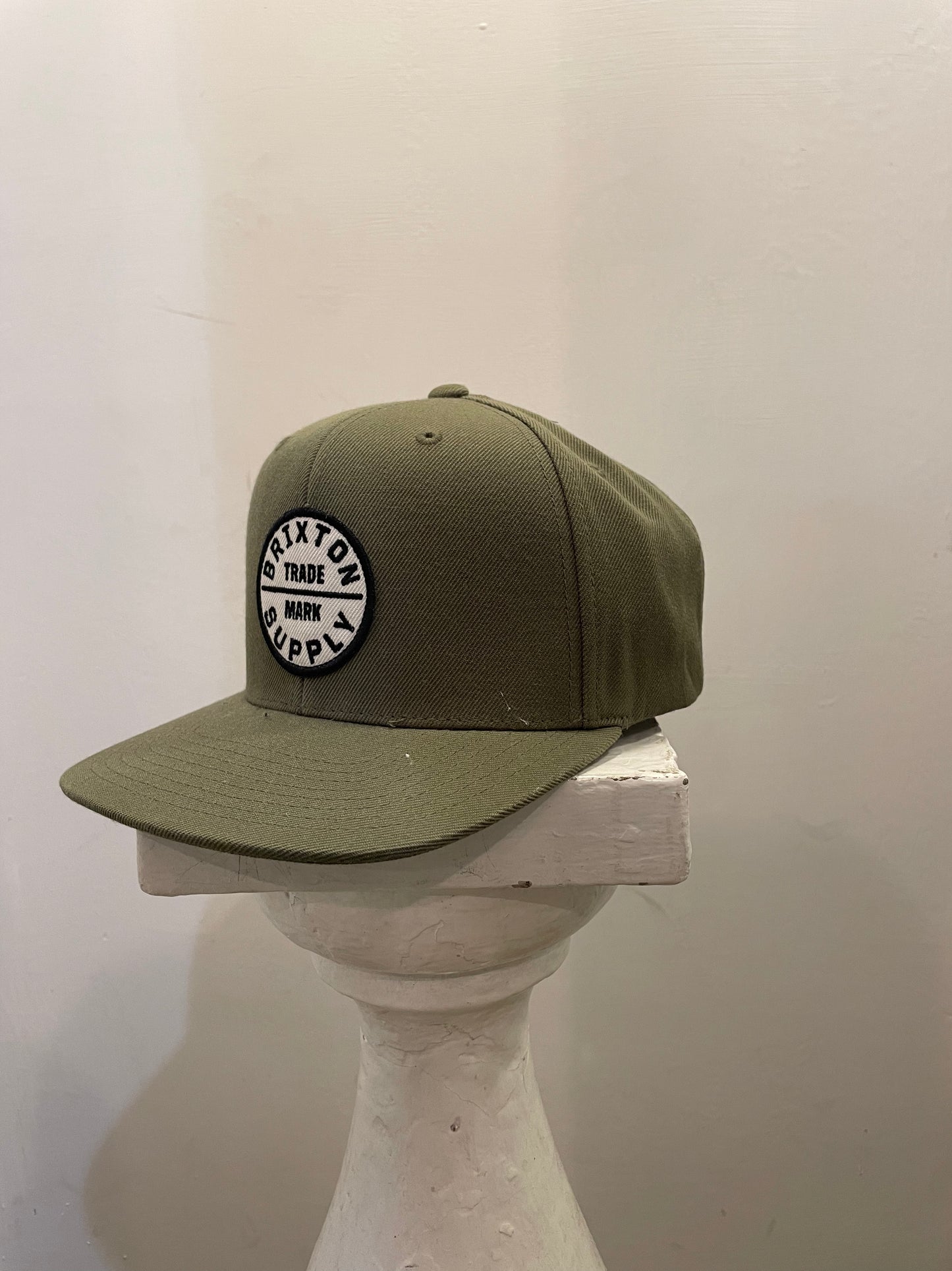 BRIXTON Cappello Con Visiera OATH III SNAPBACK Olive