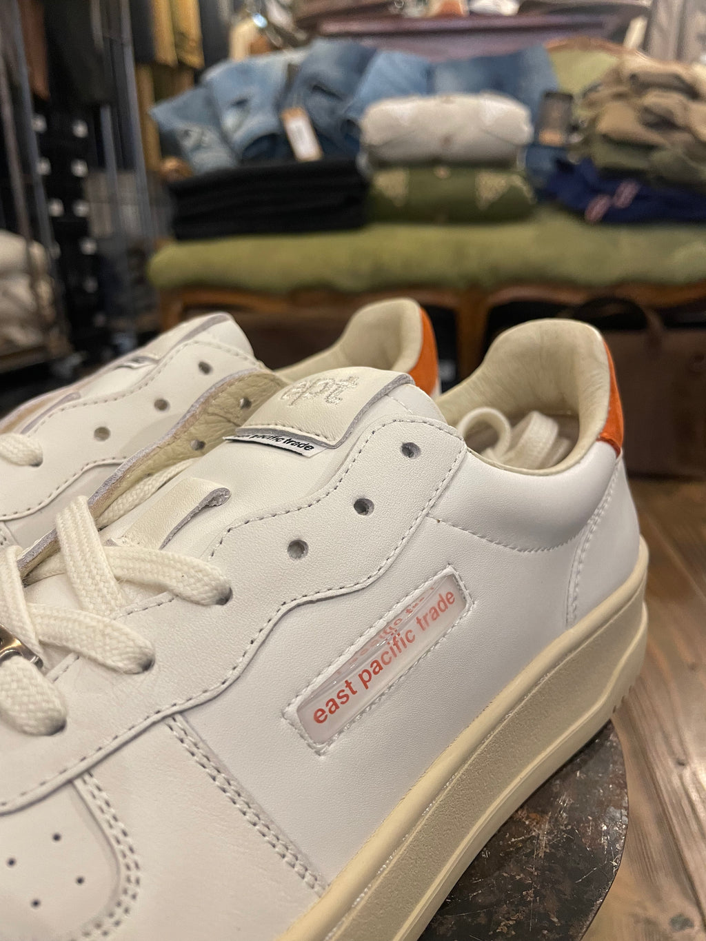 Sneakers EPT East Pacific Trade Modello Court Colore Off White/Orange