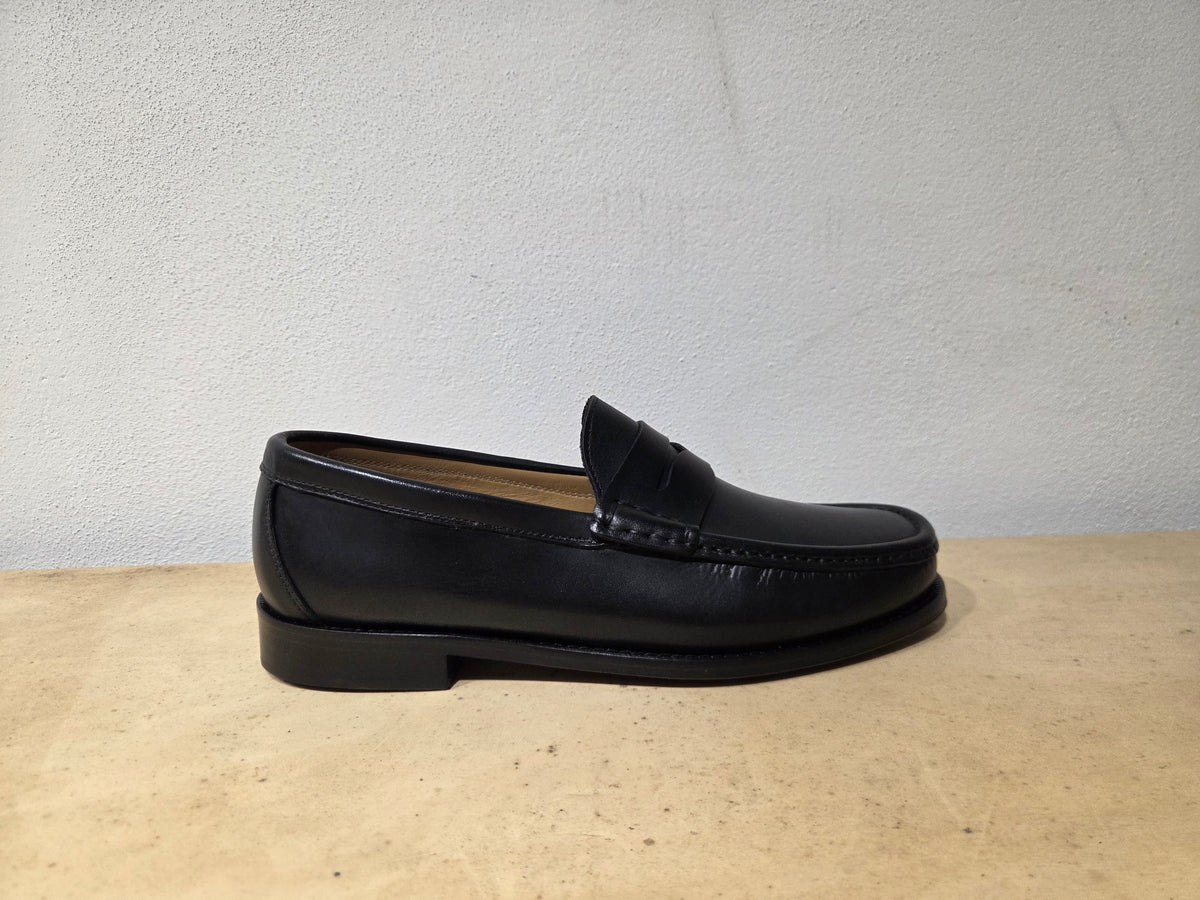 KEBO MOCASSINI IN VITELLO COLOR NERO