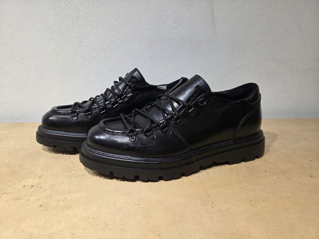 KEBO PEDULA BASSA IN PELLE COLOR NERO