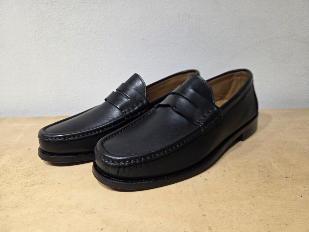 KEBO MOCASSINI IN VITELLO COLOR NERO