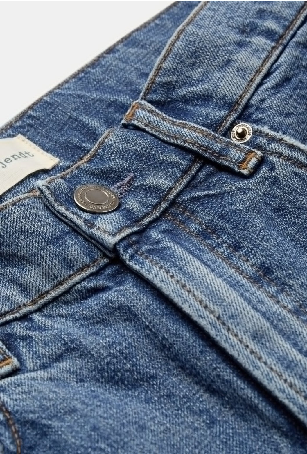 ANERKJENDT BERMUDA AKJONAS MIDDLE BLU DENIM
