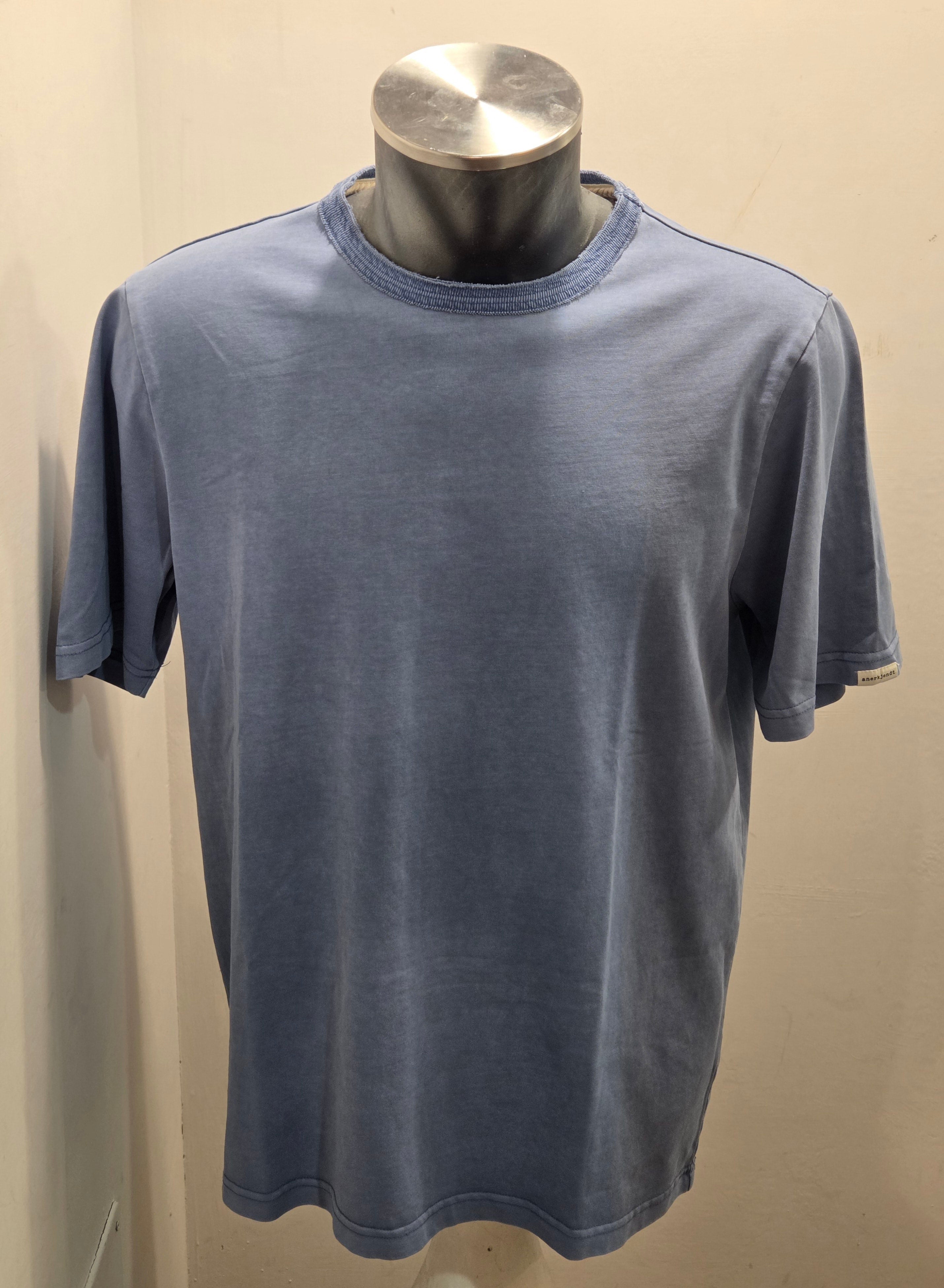 T-SHIRT ANERKJENDT MODELLO AKKIKKI COLOR COPEN BLUE