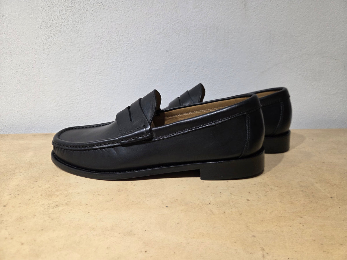 KEBO MOCASSINI IN VITELLO COLOR NERO