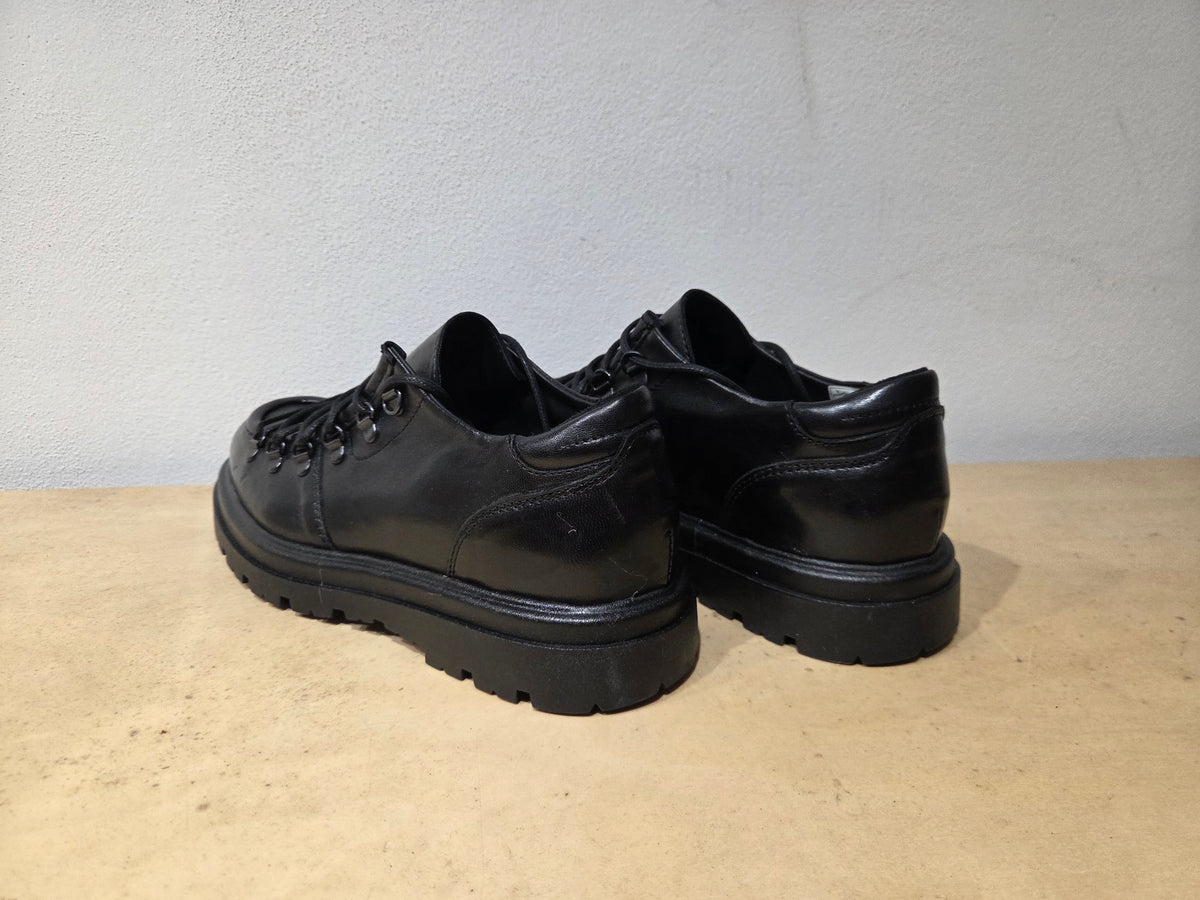 KEBO PEDULA BASSA IN PELLE COLOR NERO