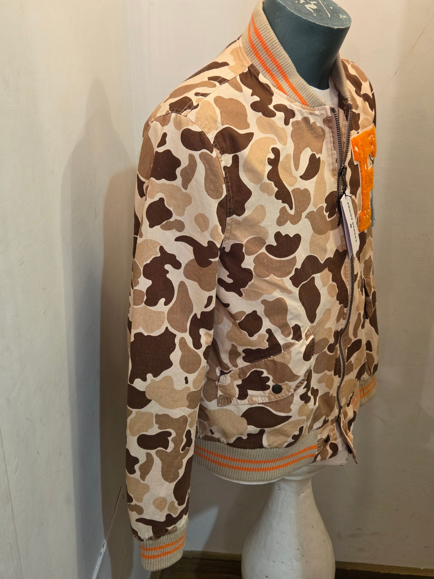 FRONT STREET 8 MAN PATCH BOMBER CAMOUFLAGE