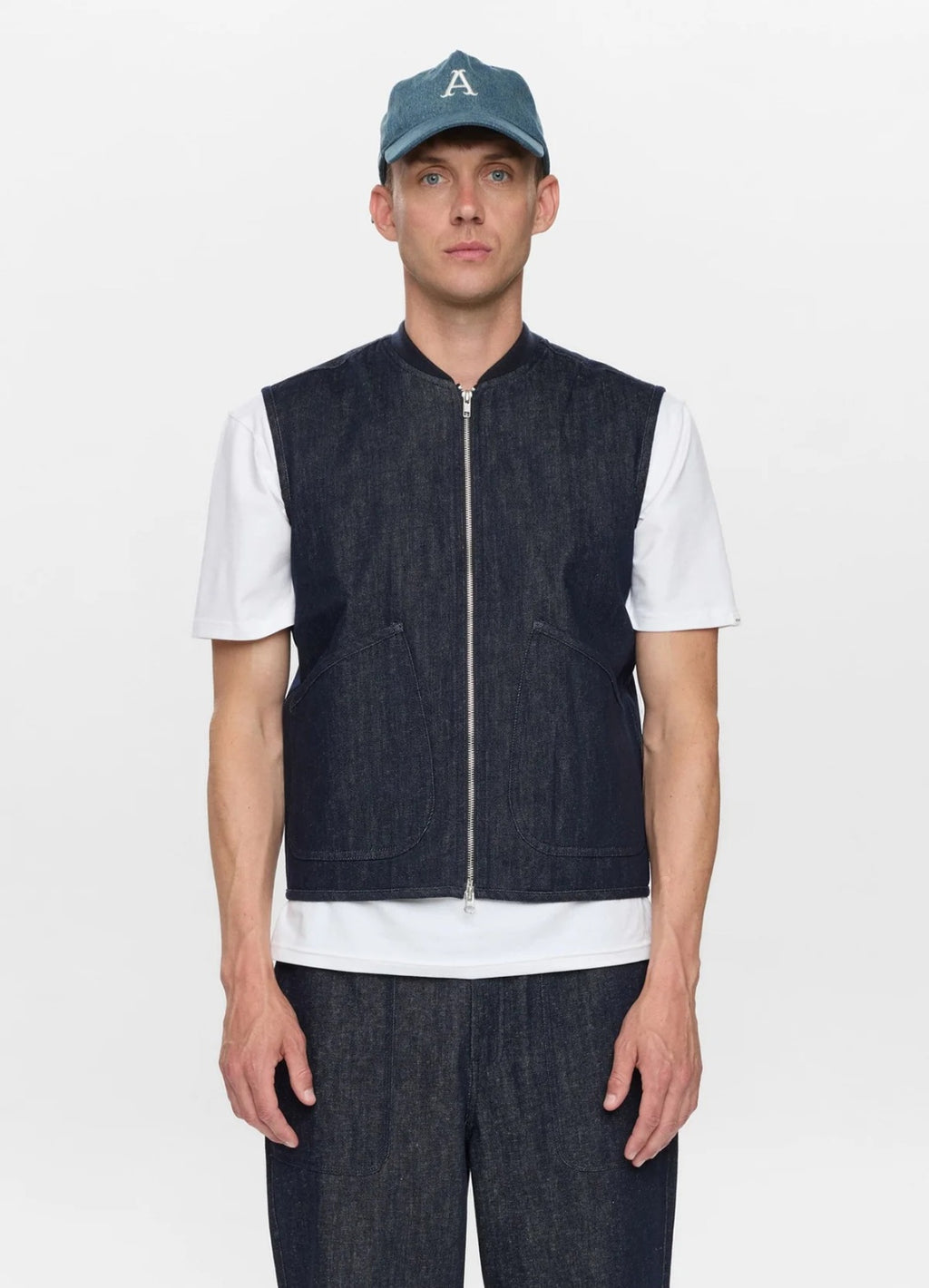 AKROBIN DEMIN GILET ANERKJENDT COLOR DARK BLUE DENIM