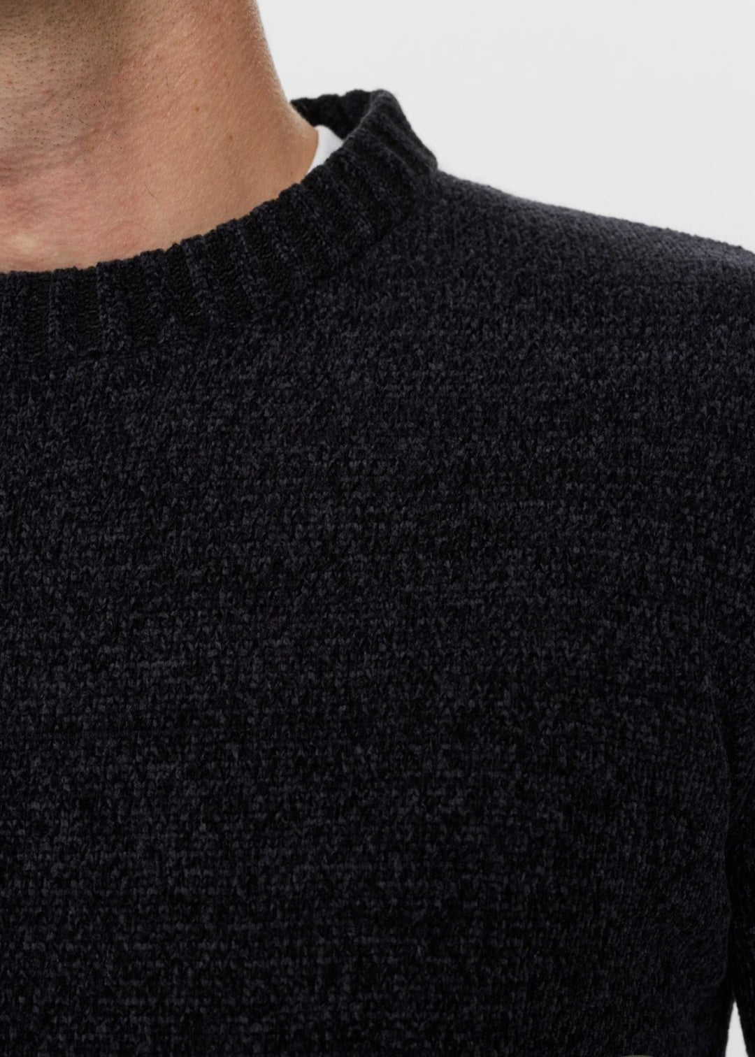 AKSUNE CHENILLE KNIT ANERKJENDT COLOR CAVIAR