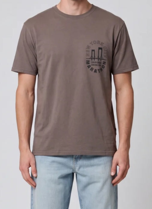 T-SHIRT BOWERY NYC MODELLO NEW YORK CITY MARATHON VINTAGE JERSEY COLOR MOCHA