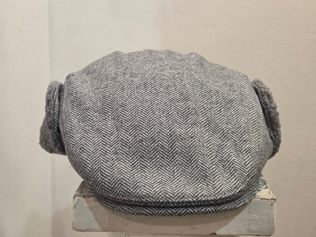COPPOLA BARTS MONZONITE CAP CON PARAORECCHIE COLOR GRIGIO