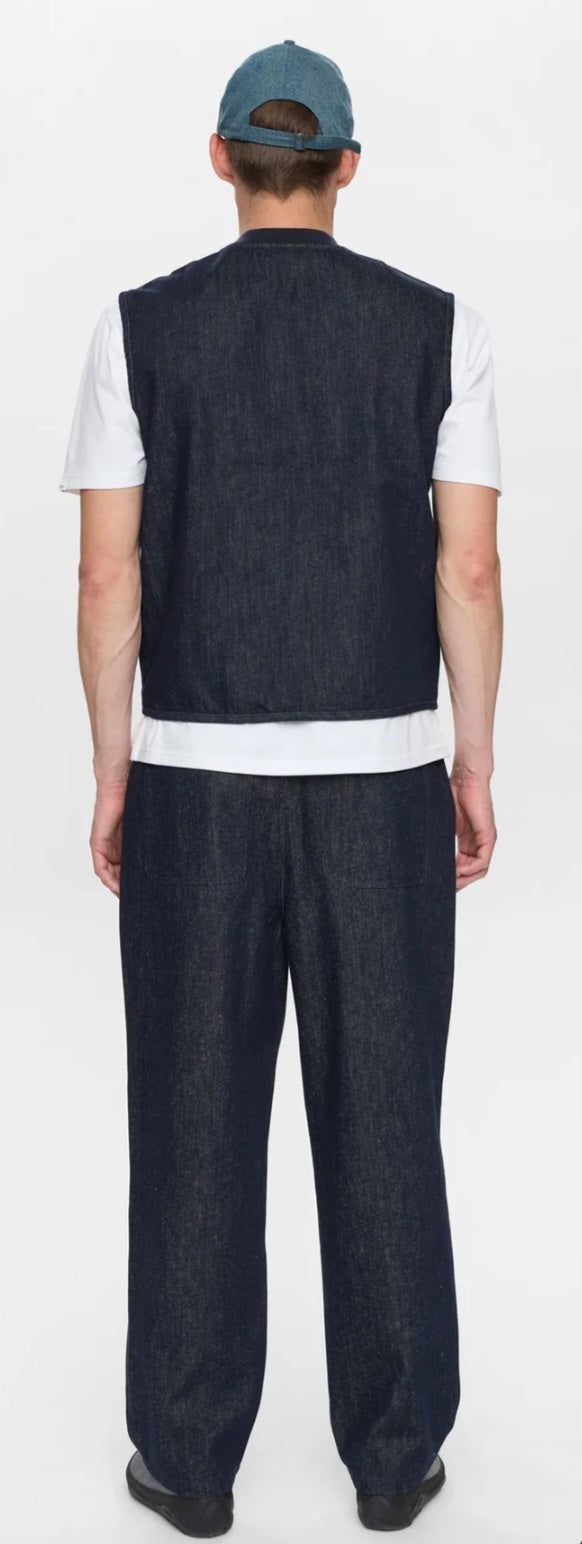 AKROBIN DEMIN GILET ANERKJENDT COLOR DARK BLUE DENIM