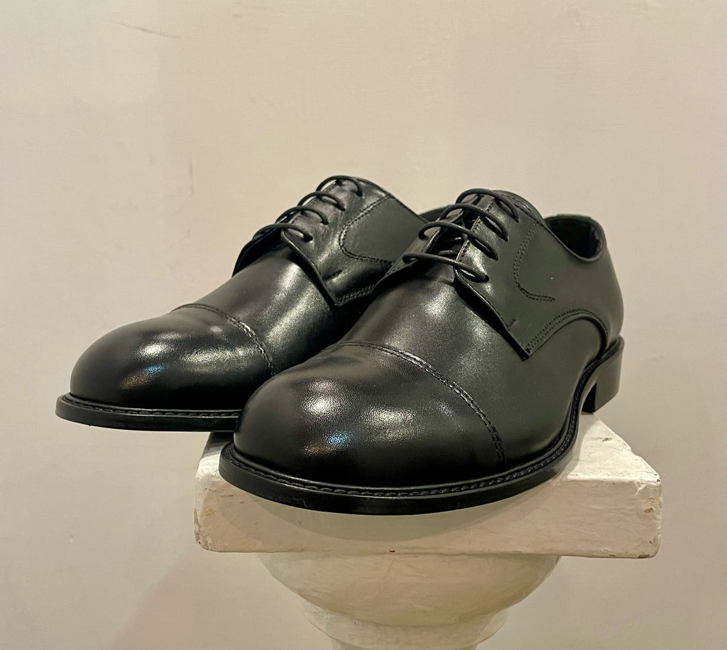 AG TREND DERBY STRINGATA VITELLO COLORE NERO SH 04